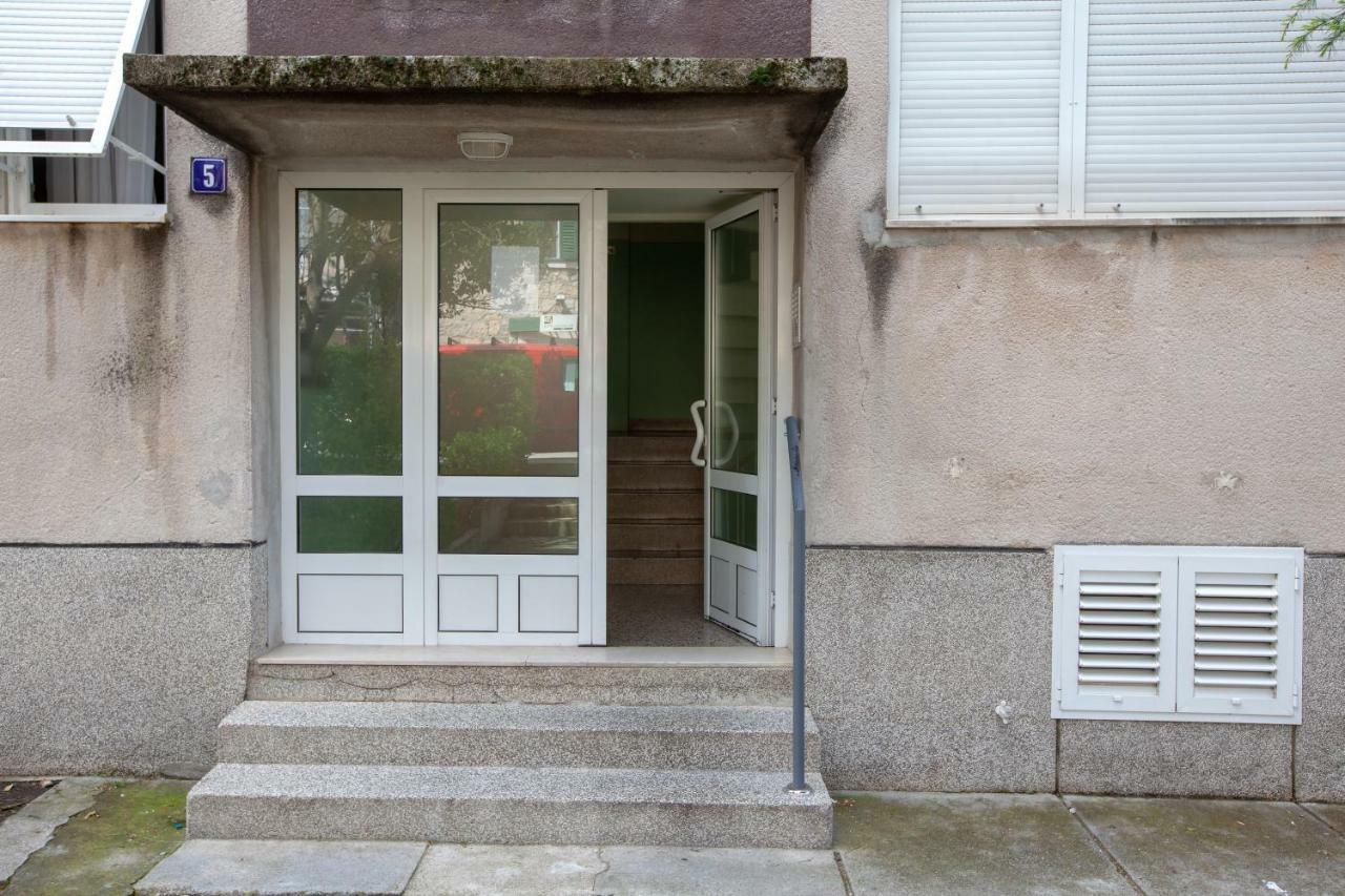 Apartment Gabriella Макарска Екстериор снимка